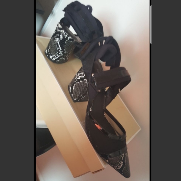 jeffrey campbell atrophy